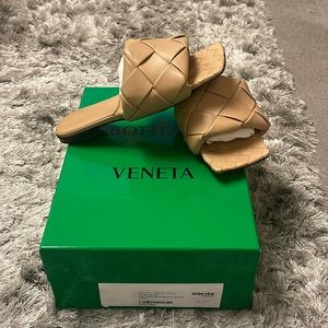 Bottega Veneta Lido Flat Sandal